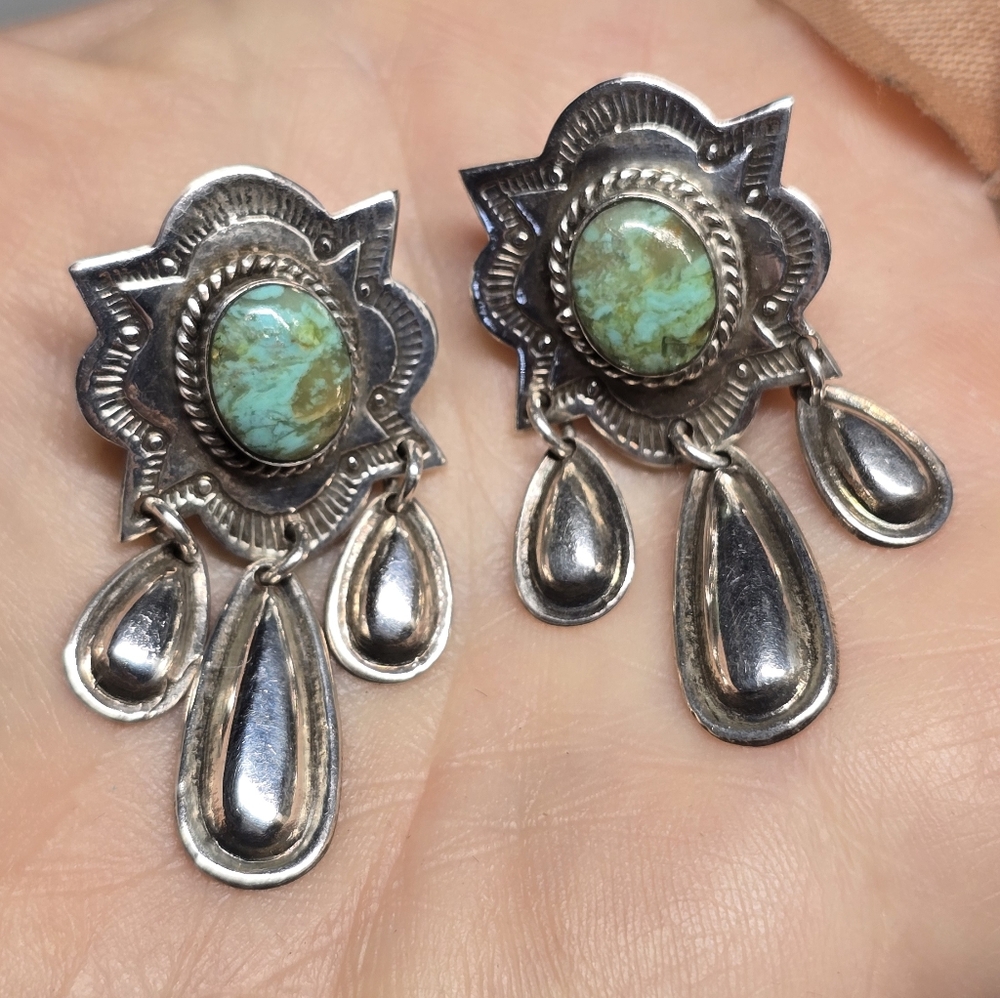 Vintage Native American Navajo turquoise and sterling silver dangle earrings - Picture 2 of 4